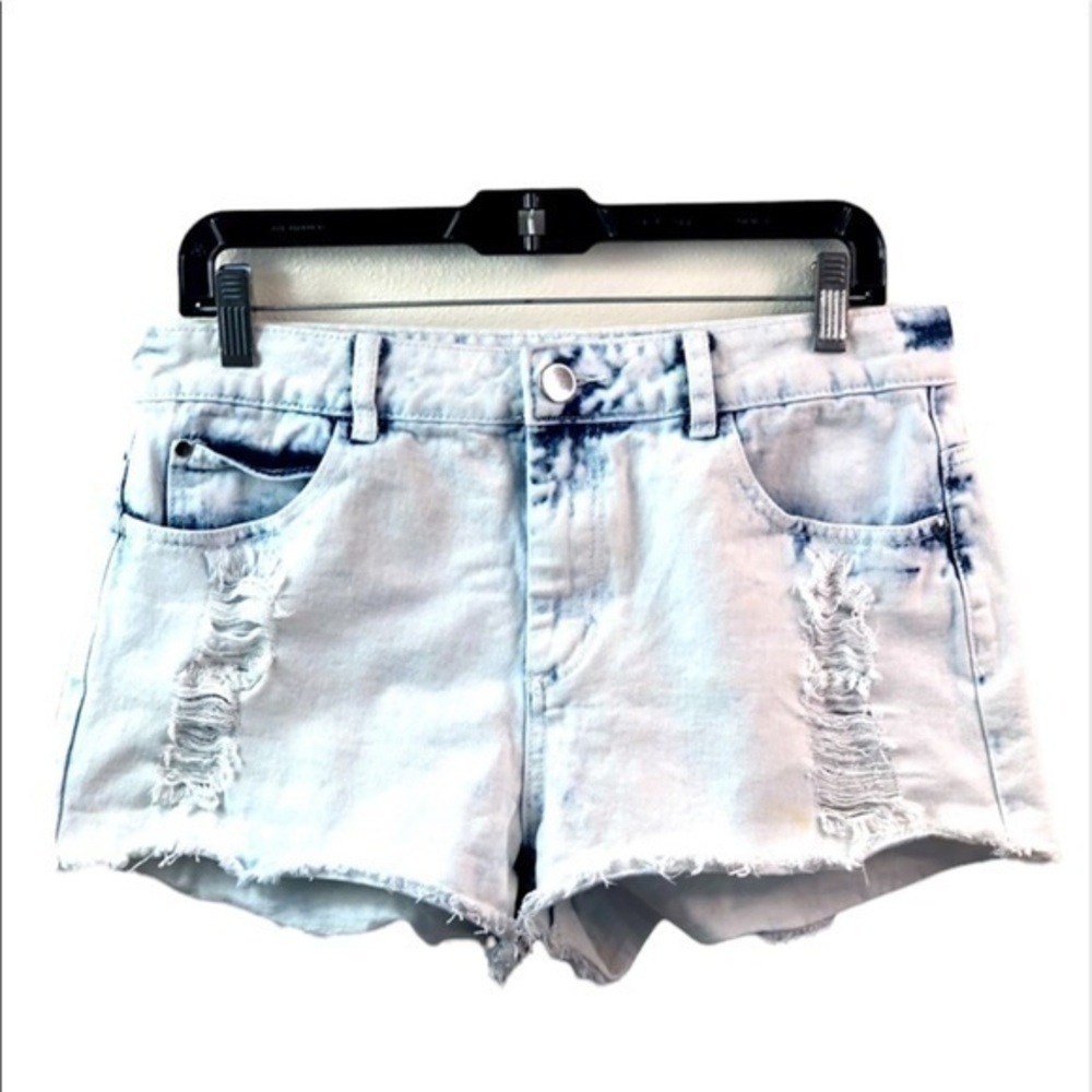 Forever 21 Distressed bleach washed denim frayed shorts junior size 30